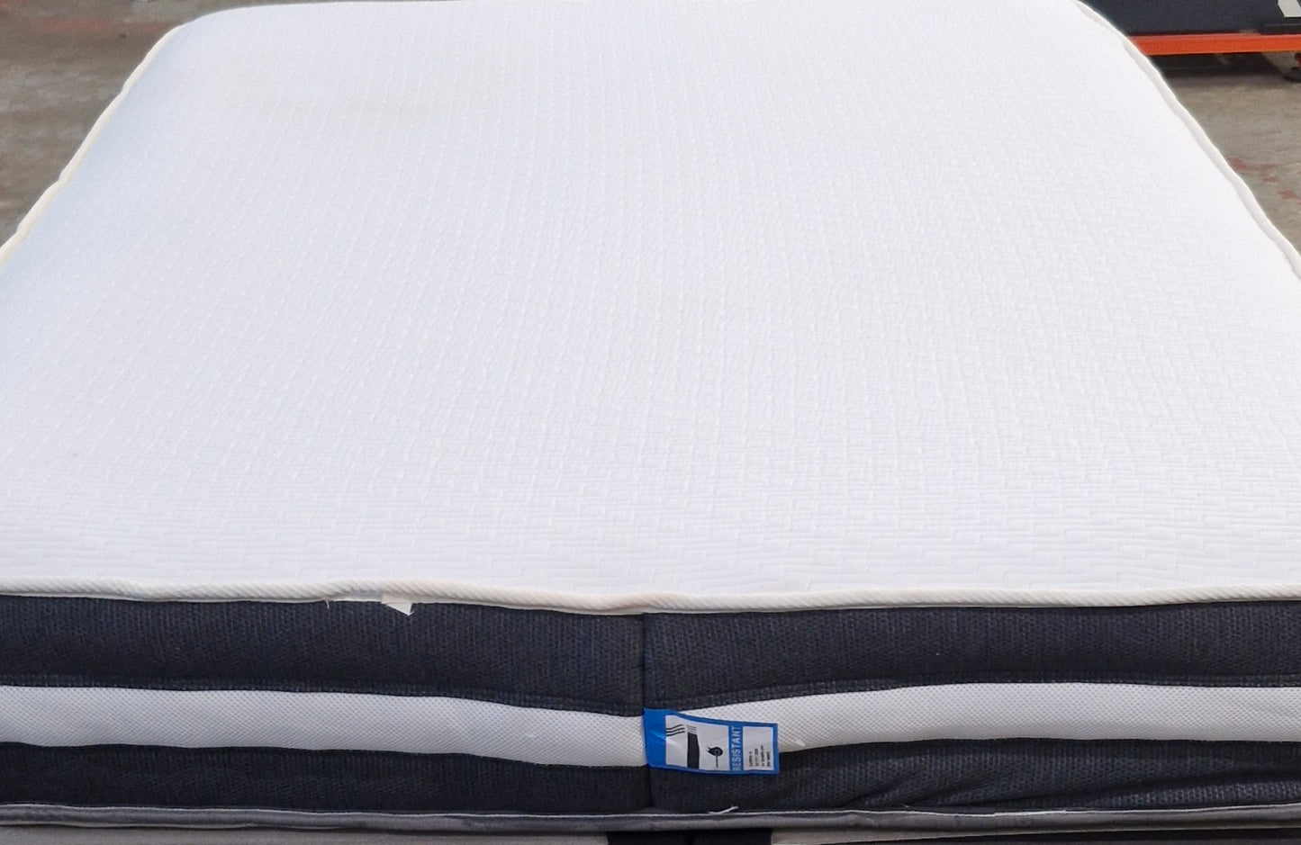 Silentnight Just Snug Memory Hybrid Mattress- Double (Refurbished)